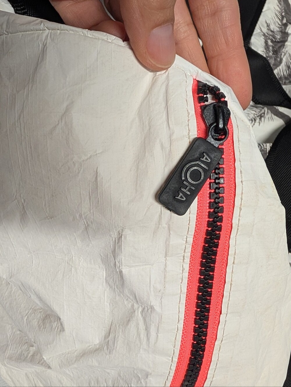 ALOHA Collection Black & White Palm-Print Travel Duffel with Red Trim - Picture 6 of 15
